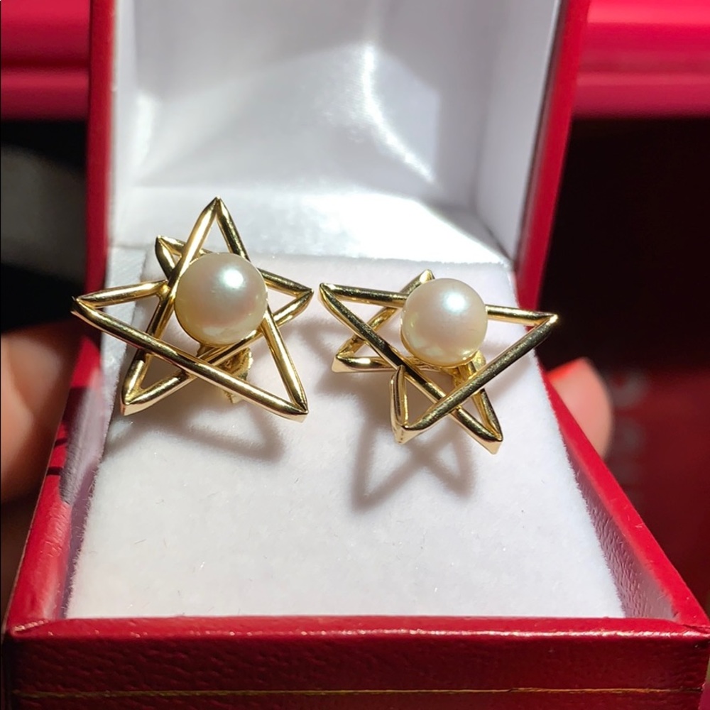 Pearl earrings